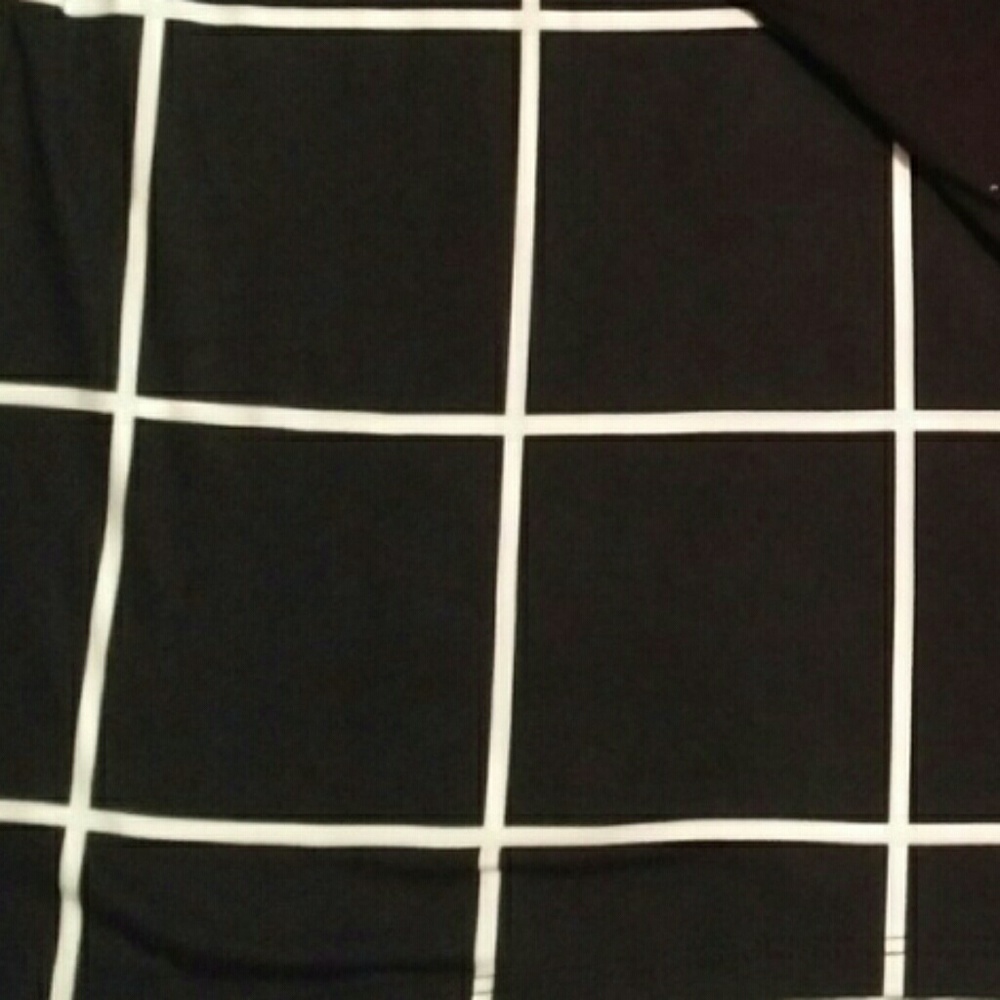 *CLEARANCE* Black/White Cowlneck L/S Contrast Top - Picture 3 of 6